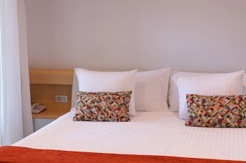 Hotel Nm Suites By Escampa Hotels