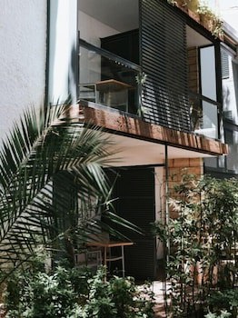 Hotel Nm Suites By Escampa Hotels