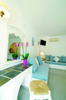 Kamari Hotel galeri fotoğrafı