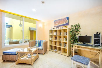 Apartamentos Punta Marina By Livvo