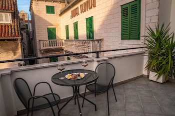 Slavija Culture Heritage Hotel