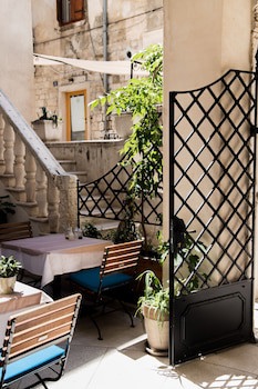 Slavija Culture Heritage Hotel