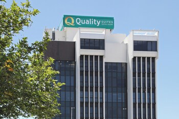 Quality Suites Central Square
