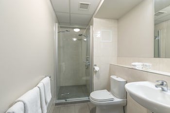 Quality Suites Central Square