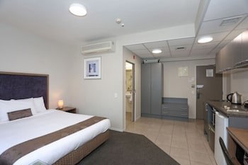 Quality Suites Central Square