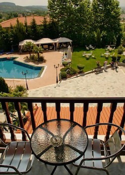 Famissi Eden Hotel