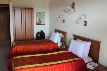 Famissi Eden Hotel