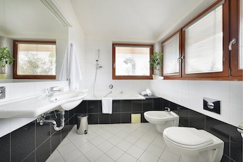 Ea Hotel Populus