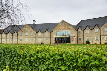 Best Western Plus Pastures Hotel
