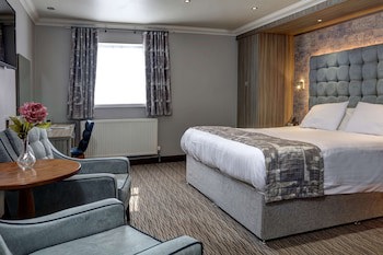 Best Western Plus Pastures Hotel