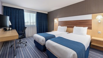 Holiday Inn Express Leigh - Sports Village, An Ihg Hotel