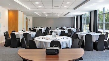 Holiday Inn Express Leigh - Sports Village, An Ihg Hotel