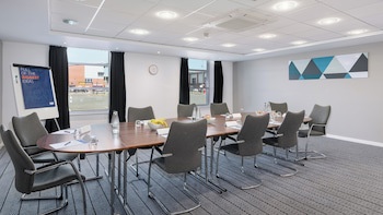 Holiday Inn Express Leigh - Sports Village, An Ihg Hotel