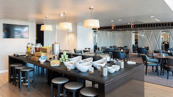 Holiday Inn Express Leigh - Sports Village, An Ihg Hotel