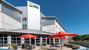 Holiday Inn Express Leigh - Sports Village, An Ihg Hotel