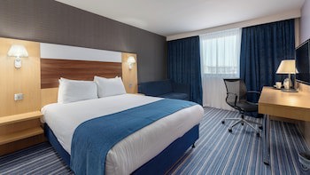 Holiday Inn Express Leigh - Sports Village, An Ihg Hotel