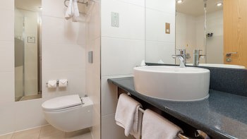 Holiday Inn Express Leigh - Sports Village, An Ihg Hotel