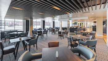 Holiday Inn Express Leigh - Sports Village, An Ihg Hotel