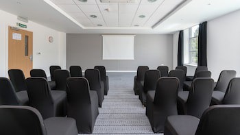 Holiday Inn Express Leigh - Sports Village, An Ihg Hotel