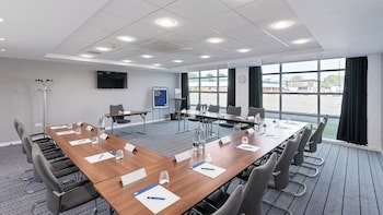 Holiday Inn Express Leigh - Sports Village, An Ihg Hotel