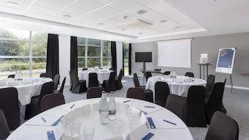 Holiday Inn Express Leigh - Sports Village, An Ihg Hotel