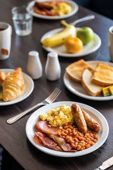 Holiday Inn Express Leigh - Sports Village, An Ihg Hotel