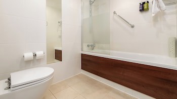 Holiday Inn Express Leigh - Sports Village, An Ihg Hotel