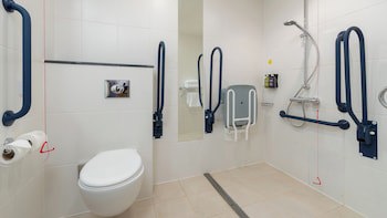 Holiday Inn Express Leigh - Sports Village, An Ihg Hotel