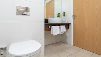 Holiday Inn Express Leigh - Sports Village, An Ihg Hotel