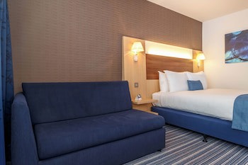 Holiday Inn Express Leigh - Sports Village, An Ihg Hotel