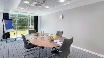 Holiday Inn Express Leigh - Sports Village, An Ihg Hotel