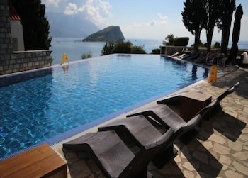 Avala Resort & Villas