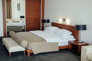 Avala Resort & Villas
