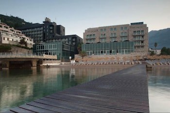 Avala Resort & Villas