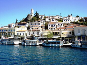 Manessi City Hotel