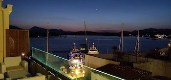 Manessi City Hotel
