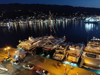 Manessi City Hotel