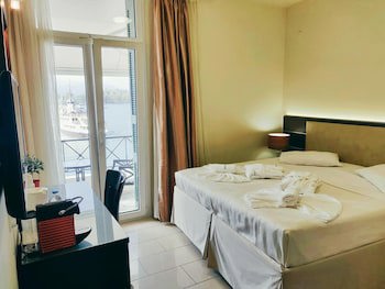 Manessi City Hotel