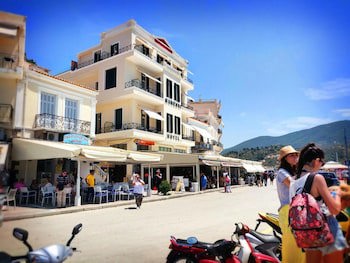 Manessi City Hotel