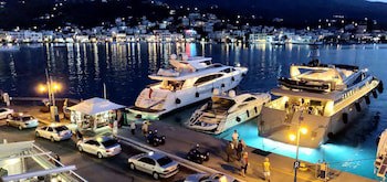 Manessi City Hotel