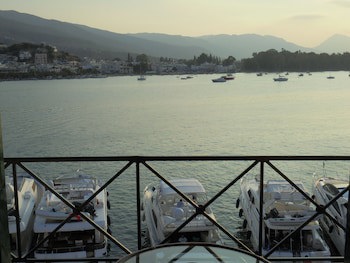 Manessi City Hotel