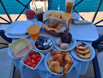Manessi City Hotel