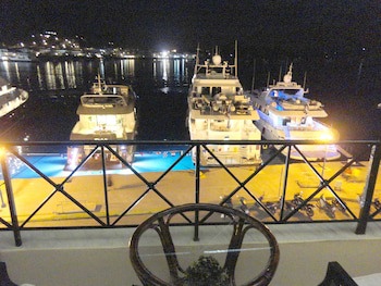 Manessi City Hotel