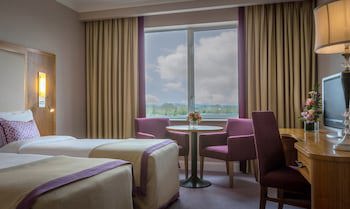 Charleville Park Hotel & Leisure Club