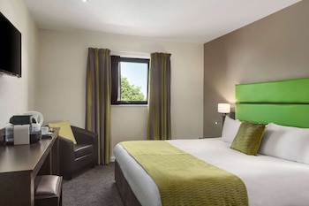 Ramada By Wyndham Oldbury Birmingham