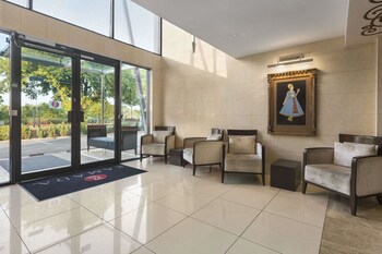 Ramada By Wyndham Oldbury Birmingham