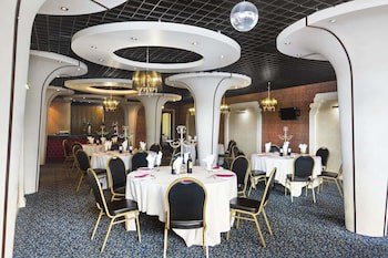 Ramada By Wyndham Oldbury Birmingham