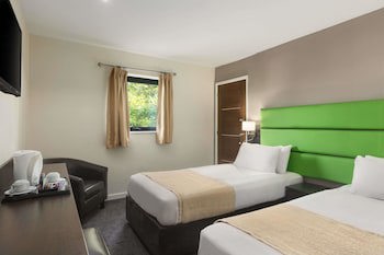 Ramada By Wyndham Oldbury Birmingham
