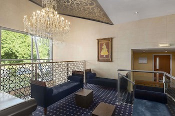 Ramada By Wyndham Oldbury Birmingham