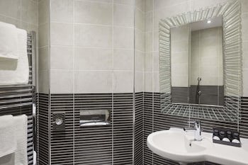 Ramada By Wyndham Oldbury Birmingham